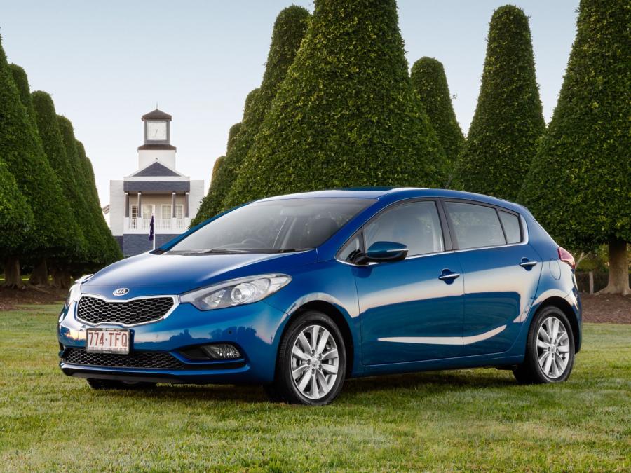  Kia Cerato Hatchback 2013 года  (AU) (фото 10 из 23)